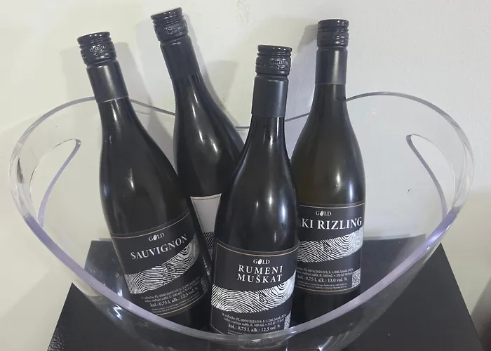 Gold Wine Estate شقة Podlehnik