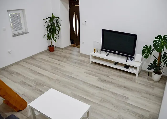 شقة Gold Wine Estate