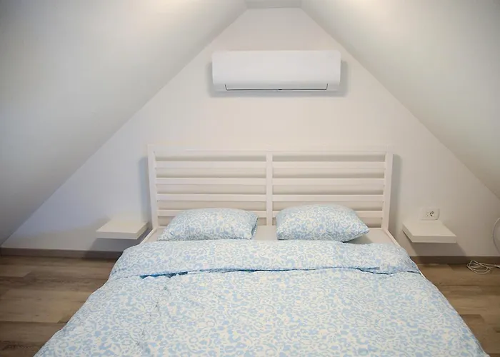 شقة Gold Wine Estate *